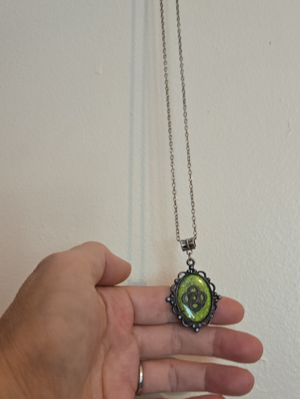 Handmade Green Glitter Oval Pendant Necklace UV Resin - Picture 3 of 3